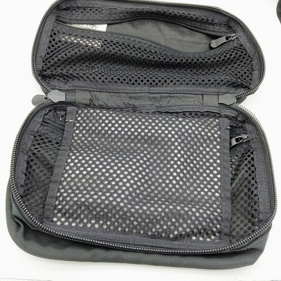 Eddie Bauer black travel toiletry bag compartments zipper - Picture 7 of 9